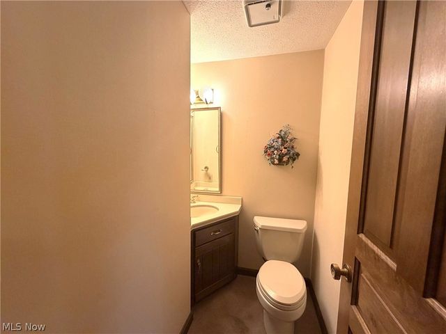 3883 Croydon Drive NW, Canton, OH 44718