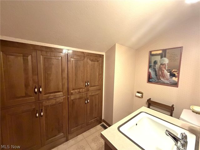 3883 Croydon Drive NW, Canton, OH 44718