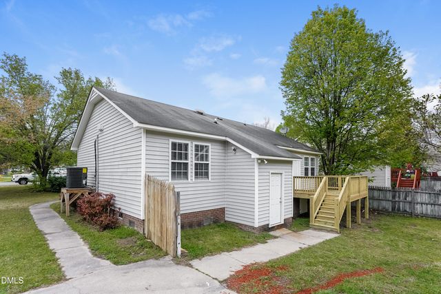 1499 Smokey Mountain Drive, Zebulon, NC 27597