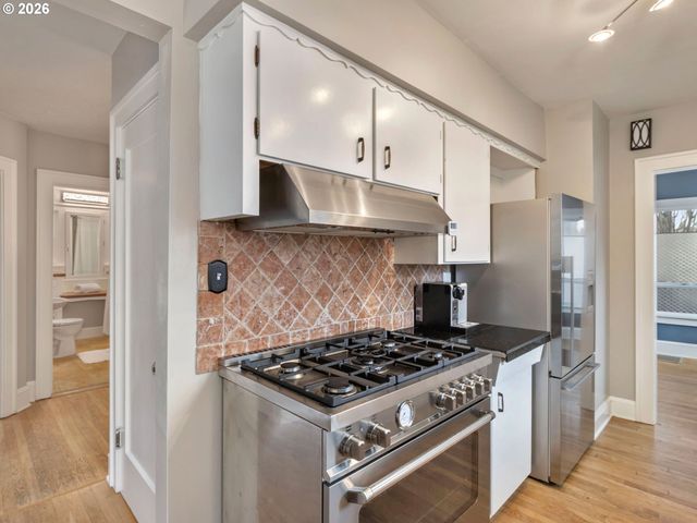 3620 Se HAIG St, Portland, OR 97202