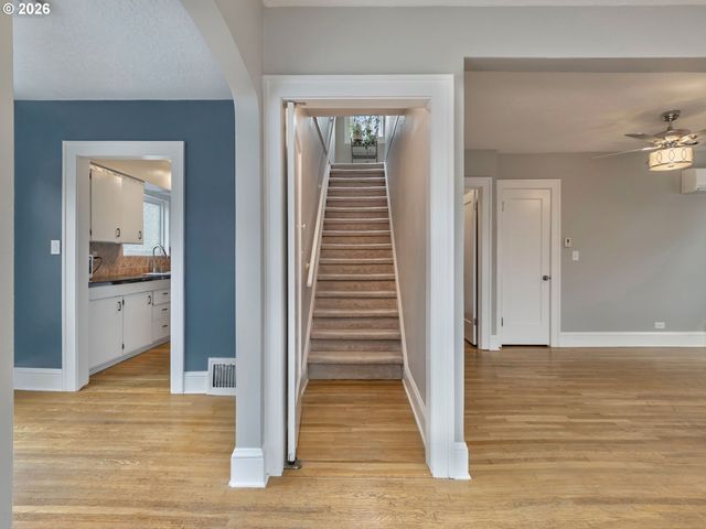 3620 Se HAIG St, Portland, OR 97202