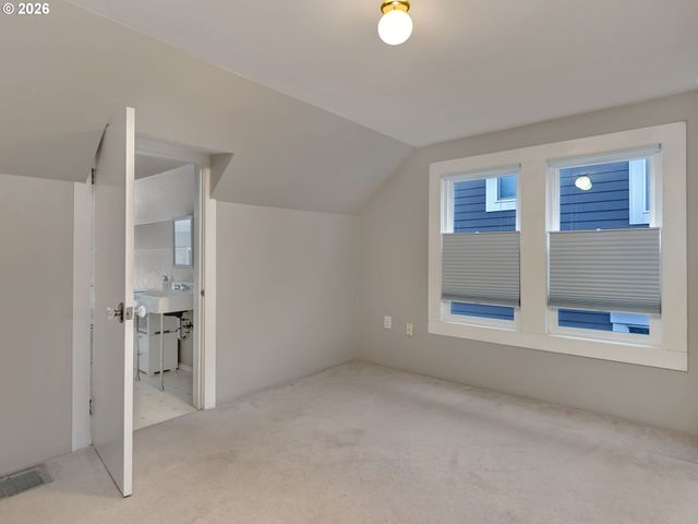 3620 Se HAIG St, Portland, OR 97202