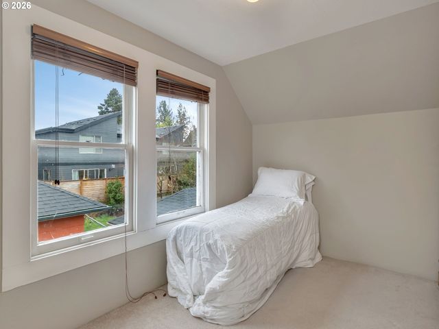 3620 Se HAIG St, Portland, OR 97202