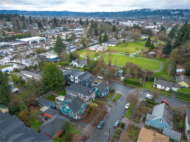 3620 Se HAIG St, Portland, OR 97202