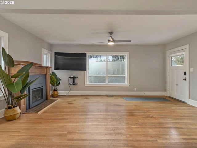 3620 Se HAIG St, Portland, OR 97202