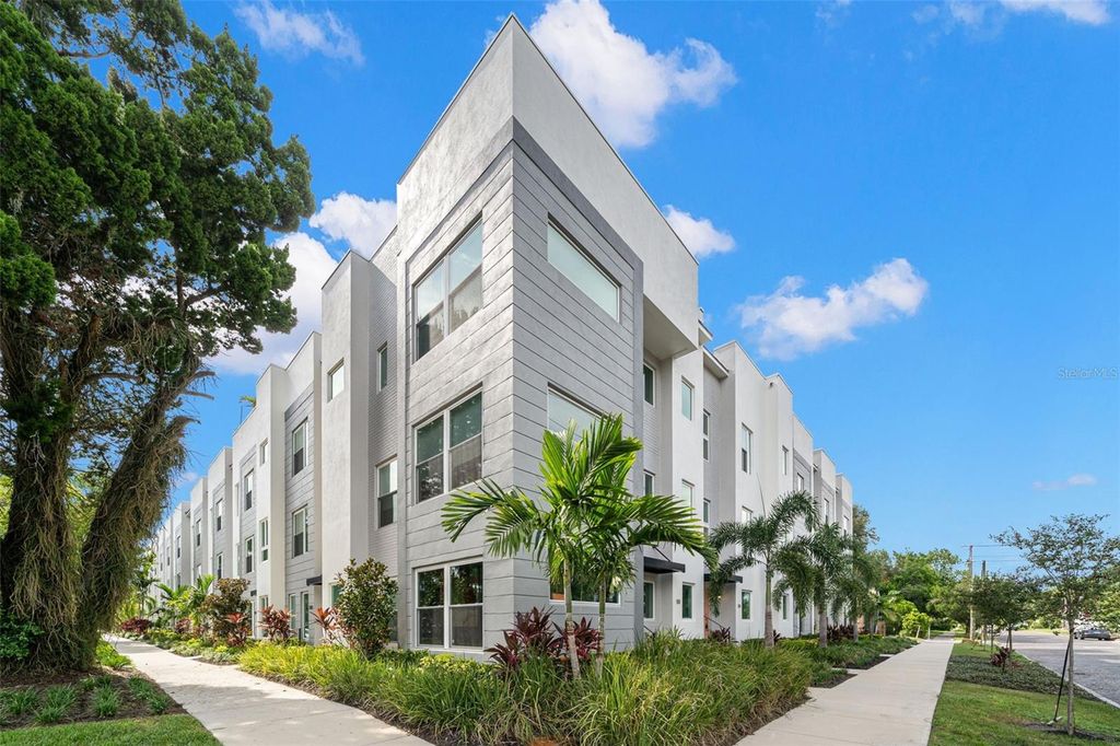 104 26TH STREET N, St Petersburg, FL 33713