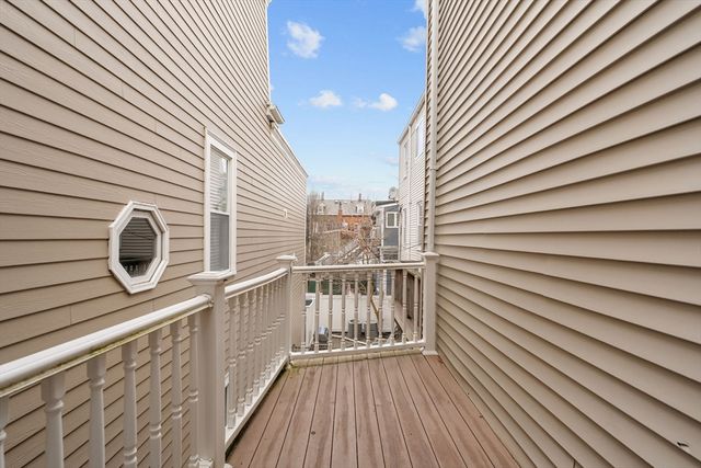 165 M St 2, Boston, MA 02127