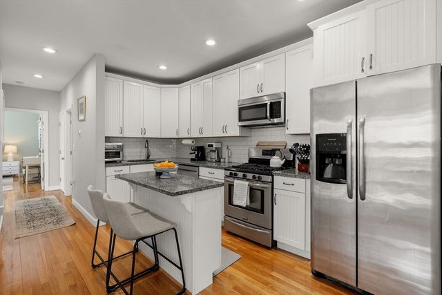 165 M St 2, Boston, MA 02127