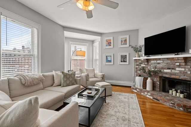 165 M St 2, Boston, MA 02127