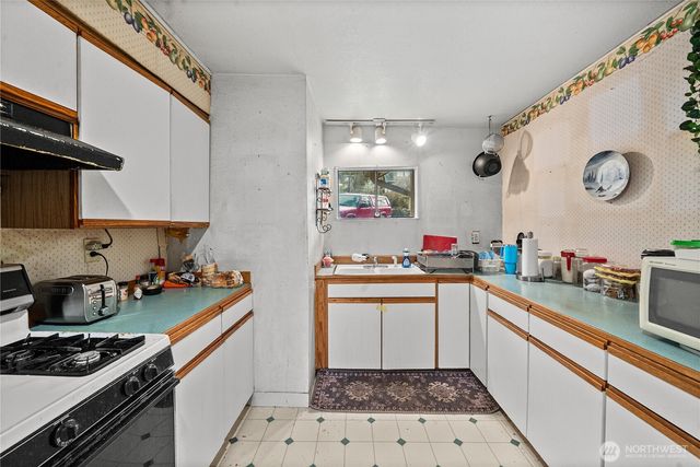 511 Division Street, Port Orchard, WA 98366