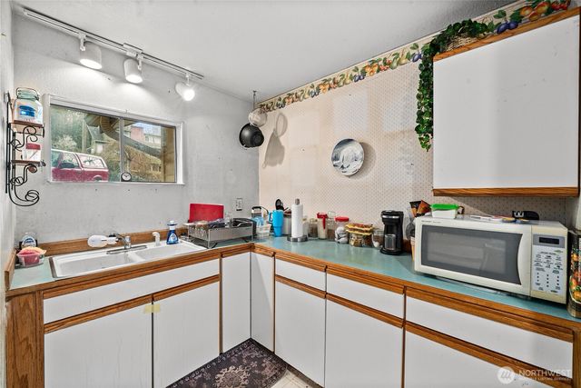 511 Division Street, Port Orchard, WA 98366