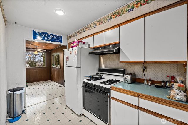 511 Division Street, Port Orchard, WA 98366