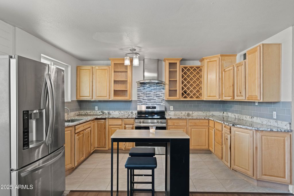 5802 N 61ST Drive, Glendale, AZ 85301 — exterior