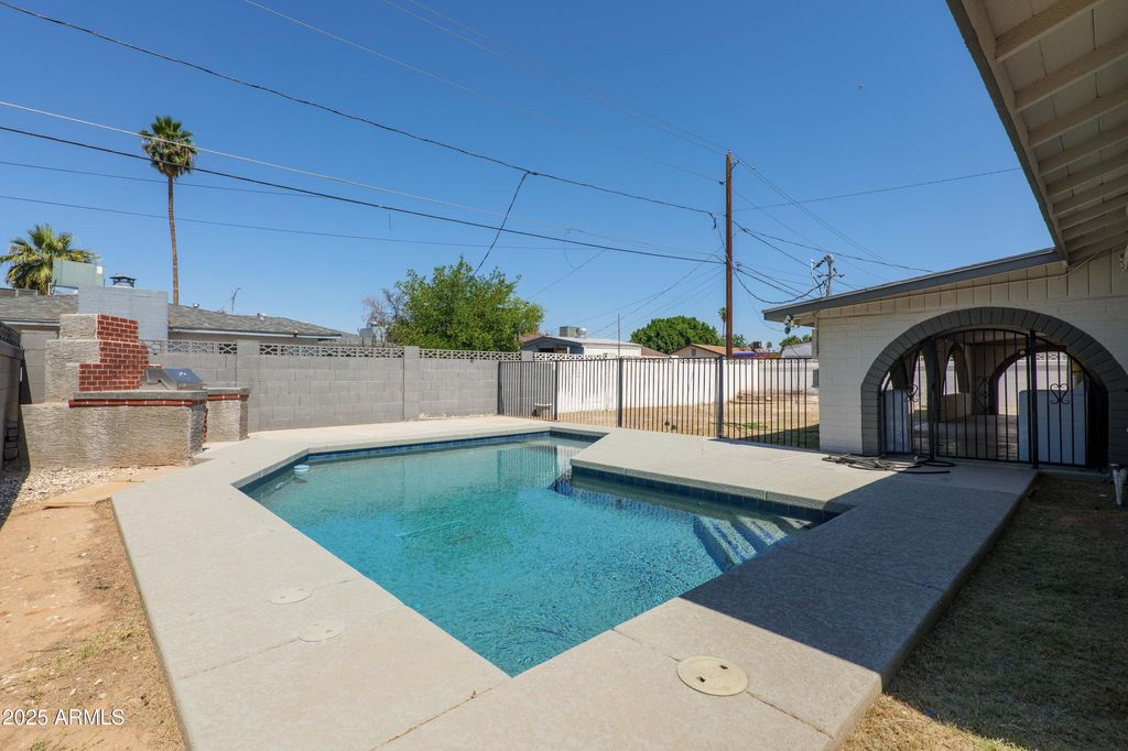 5802 N 61ST Drive, Glendale, AZ 85301 — photo 3