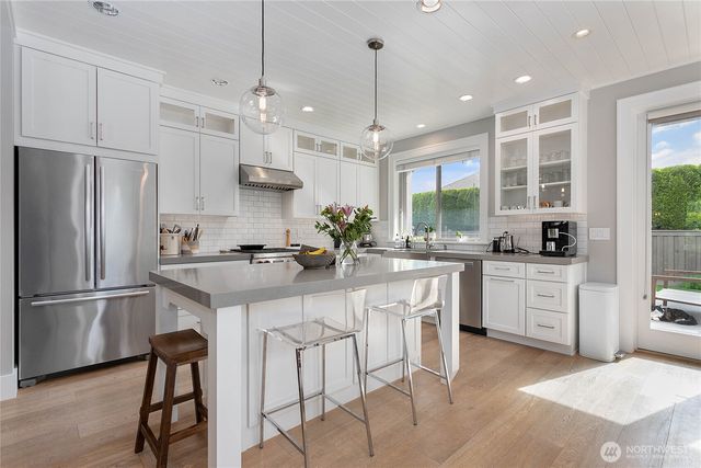 902 Captain Bay Court, Lynden, WA 98264