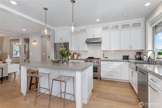 902 Captain Bay Court, Lynden, WA 98264