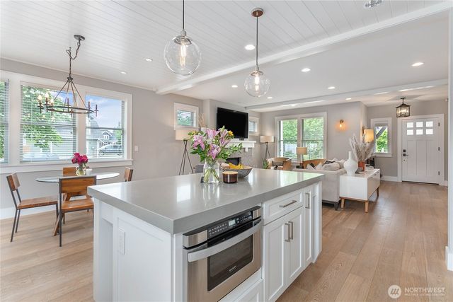 902 Captain Bay Court, Lynden, WA 98264