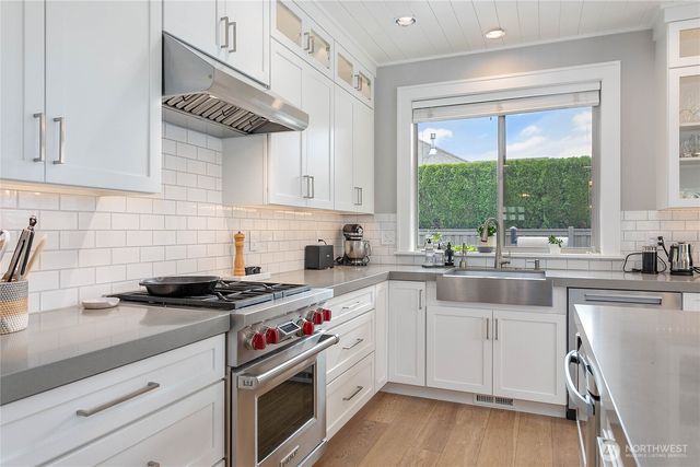 902 Captain Bay Court, Lynden, WA 98264