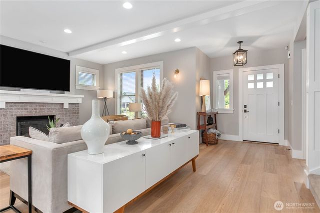 902 Captain Bay Court, Lynden, WA 98264