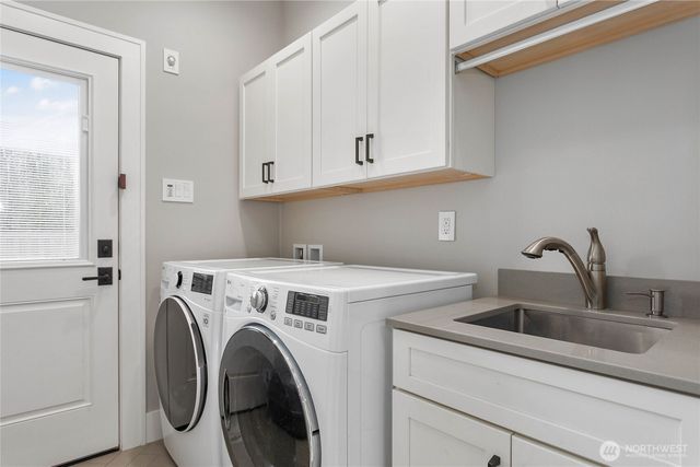 902 Captain Bay Court, Lynden, WA 98264