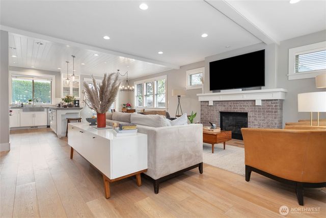 902 Captain Bay Court, Lynden, WA 98264