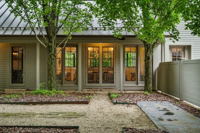 126 W 625 N, Valparaiso, IN 46385