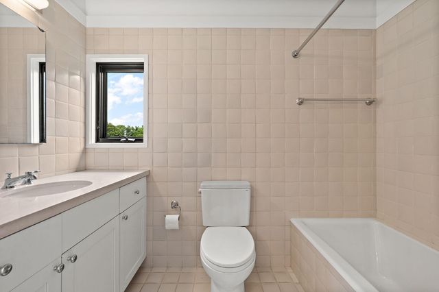 126 W 625 N, Valparaiso, IN 46385