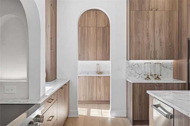 221 43RD AVENUE N, St Petersburg, FL 33703