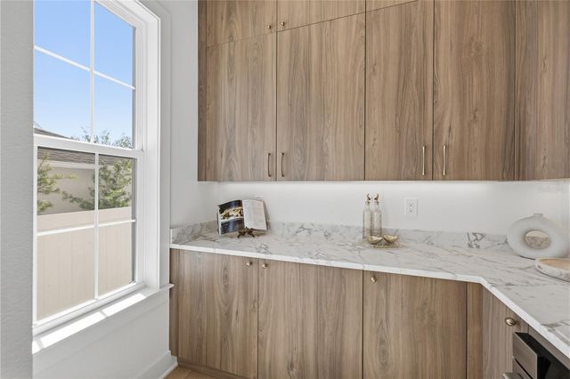 221 43RD AVENUE N, St Petersburg, FL 33703