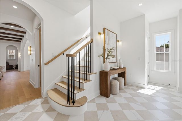 221 43RD AVENUE N, St Petersburg, FL 33703