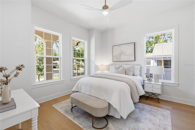 221 43RD AVENUE N, St Petersburg, FL 33703