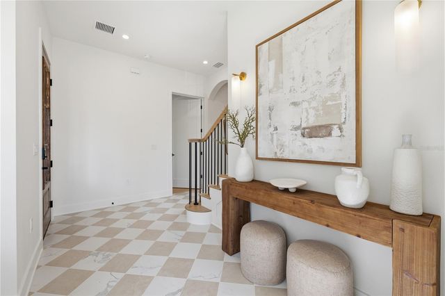 221 43RD AVENUE N, St Petersburg, FL 33703