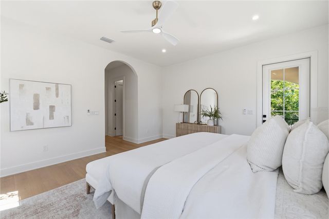 221 43RD AVENUE N, St Petersburg, FL 33703