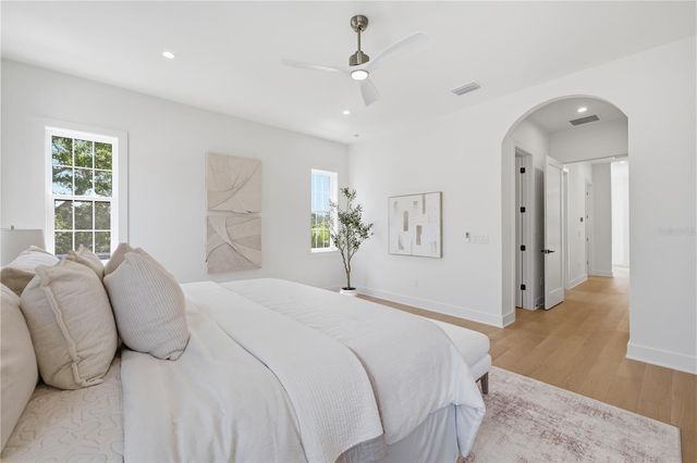 221 43RD AVENUE N, St Petersburg, FL 33703