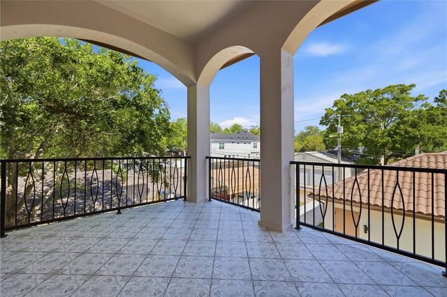 221 43RD AVENUE N, St Petersburg, FL 33703