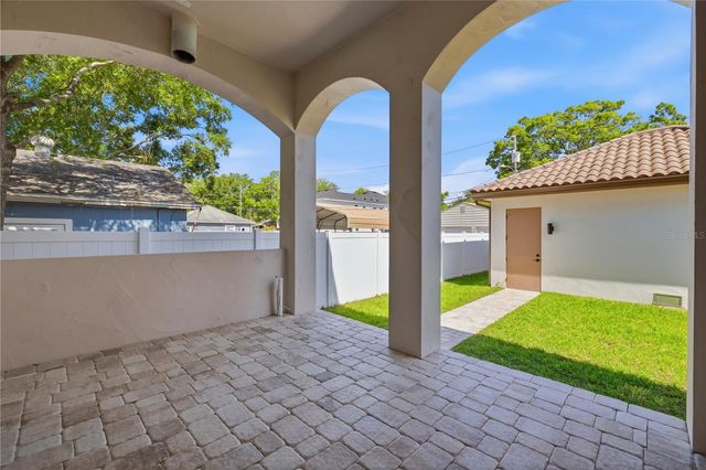 221 43RD AVENUE N, St Petersburg, FL 33703