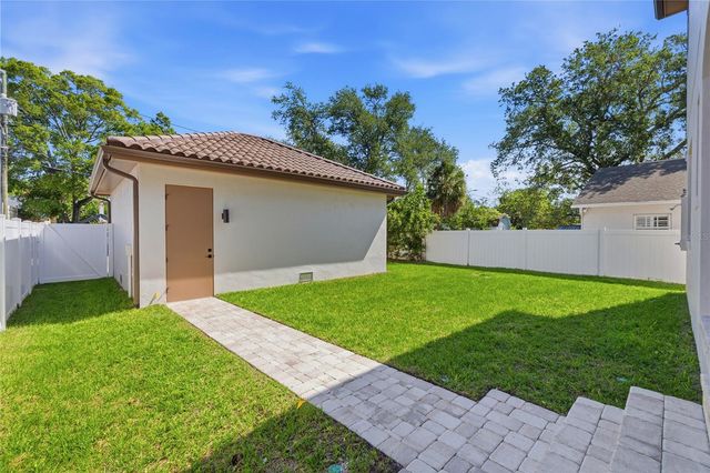 221 43RD AVENUE N, St Petersburg, FL 33703