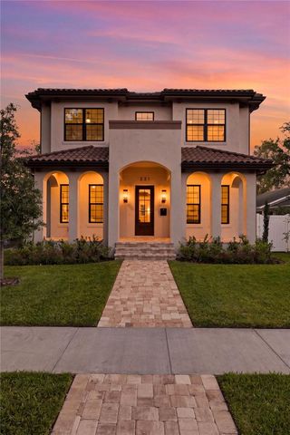 221 43RD AVENUE N, St Petersburg, FL 33703