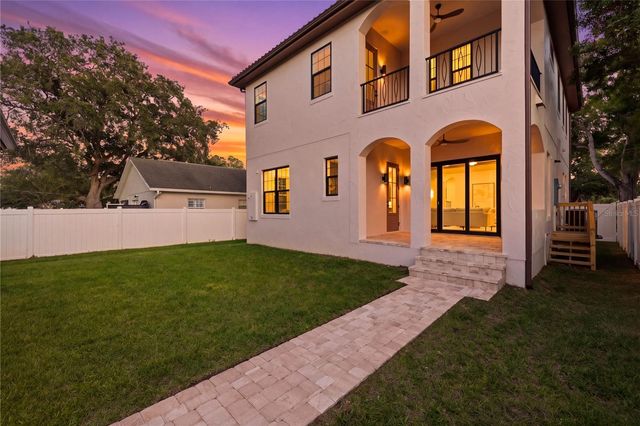 221 43RD AVENUE N, St Petersburg, FL 33703