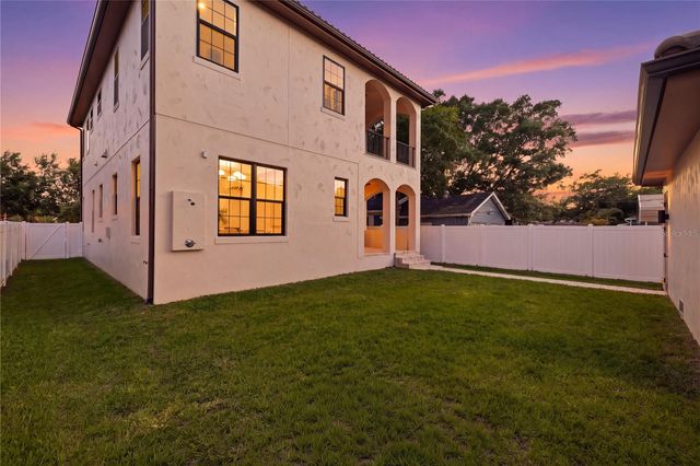 221 43RD AVENUE N, St Petersburg, FL 33703