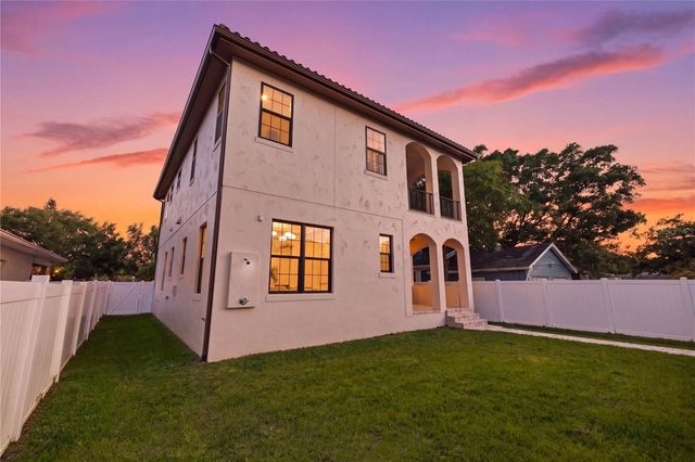 221 43RD AVENUE N, St Petersburg, FL 33703