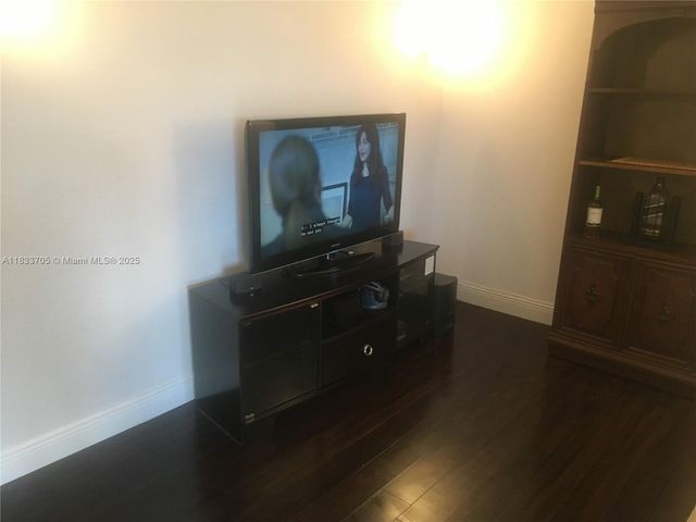 1750 NE 115th St 608, Miami, FL 33181