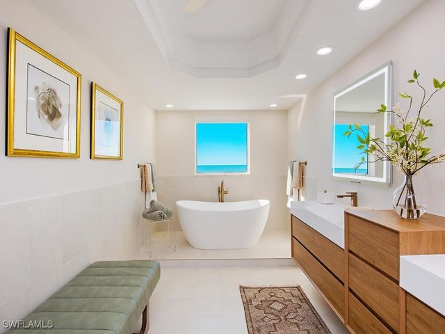 8473 Bay Colony DR 403, Naples, FL 34108