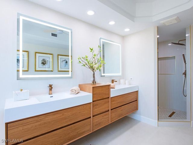 8473 Bay Colony DR 403, Naples, FL 34108