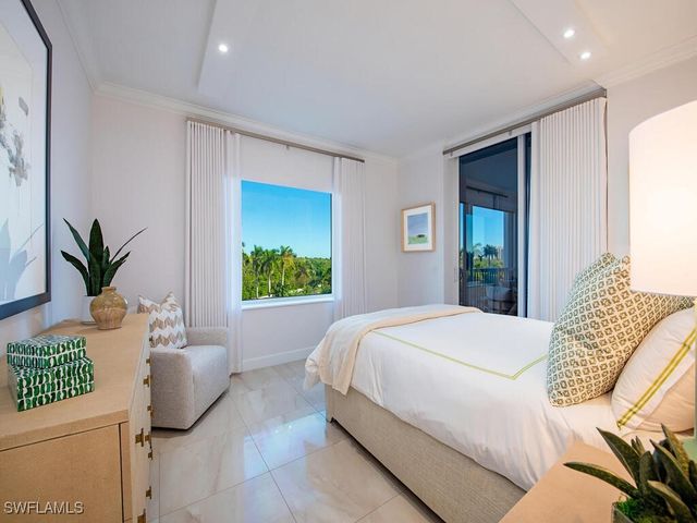 8473 Bay Colony DR 403, Naples, FL 34108