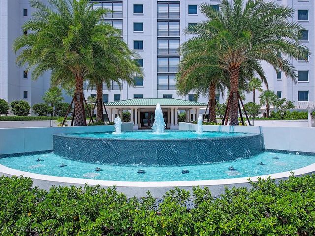 8473 Bay Colony DR 403, Naples, FL 34108