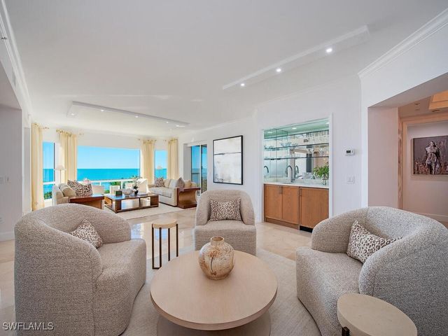 8473 Bay Colony DR 403, Naples, FL 34108