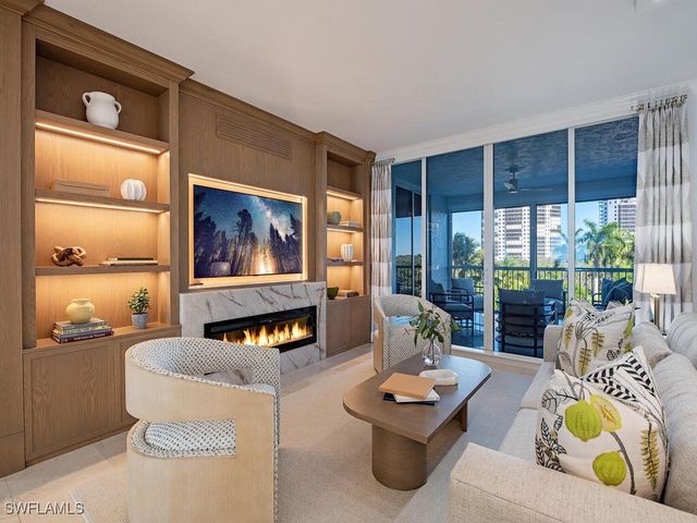 8473 Bay Colony DR 403, Naples, FL 34108