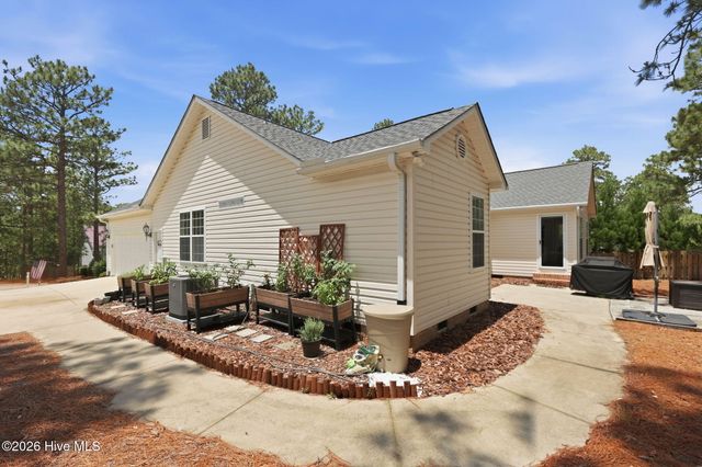 2 Minikahada Trail, Pinehurst, NC 28374