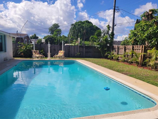 6151 SW 2nd Street, Margate, FL 33068